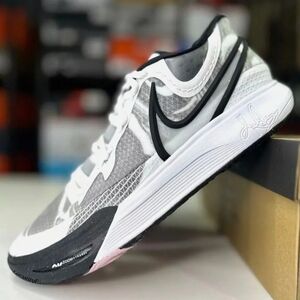 Nike White and Black Sneakers